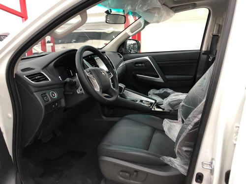 Imagen 3 de 13 de Mitsubishi Montero Sport