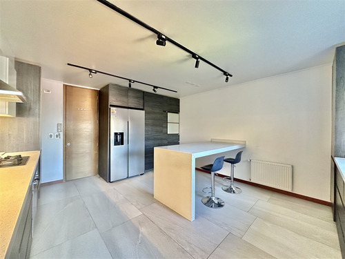 Penthouse Dúplex: El Rodeo / Clínica Alemana