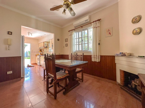 Casa En Venta En Banfield Oeste - Acepta Departamento En Parte De Pago!