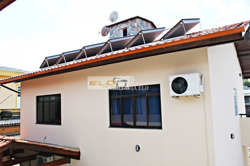 Imagem 24 de 30 de Casa Ampla Com Pátio E Edícula Em Forquilhinhas. - 3476