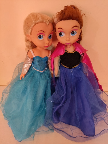 Muñecas Con Su Vestido, De 38 Cm. (Usado)