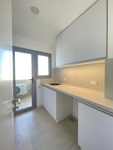 Imagen 10 de 27 de Piso - A Mts De Av. Alem - 180 Mts - Piso 14