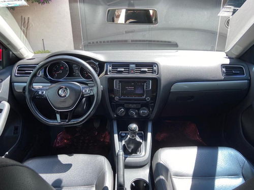 Imagen 9 de 12 de Volkswagen Jetta Sportline 2016