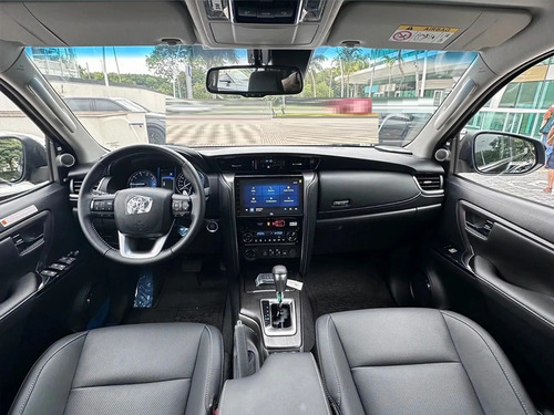 Toyota Hilux SW4 Srx Platinum 2.8 D-4 Tbo 4x4 Aut 7 LUGARES