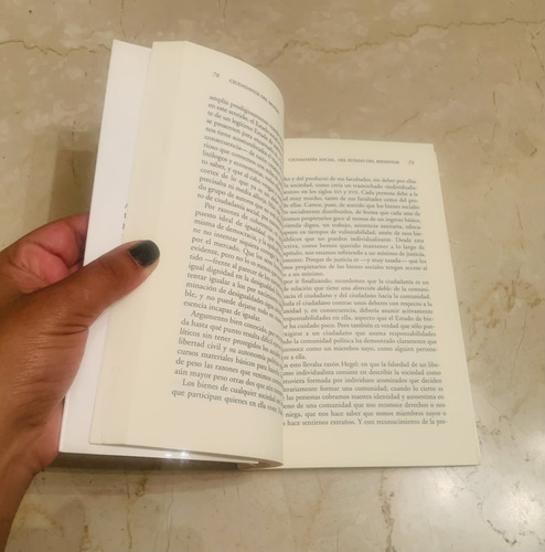 Libros De Filosofía: Ciudadanos Del Mundo Por Adela Cortina (Usado)