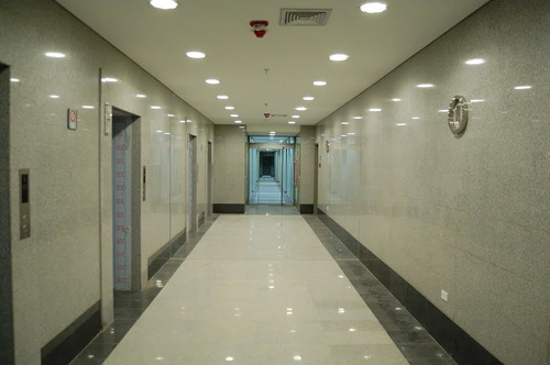 Imagen 7 de 11 de Se Vende Centro Empresarial 13156m² 2h/3b/2p Lomas Del Sol