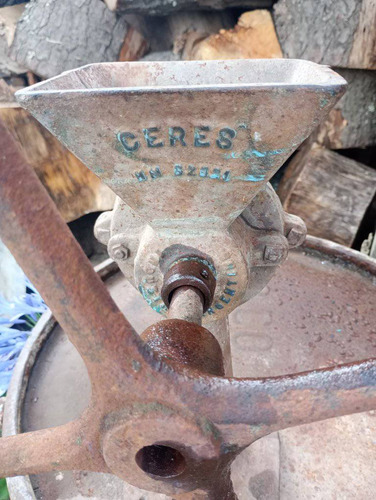 Desgranadora Antigua Maiz Granos Ceres Con Rueda (Usado)