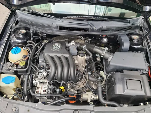 Volkswagen Jetta 2.0 L4 Mt