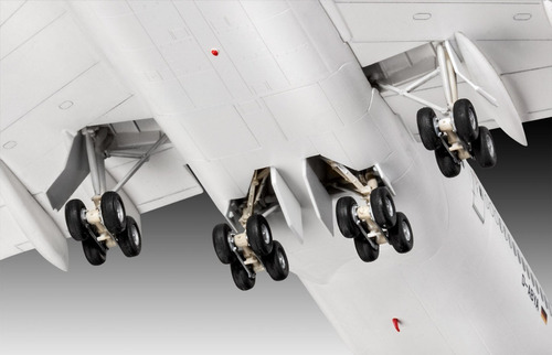 Revell Boeing 747-8 Lufthansa 1/144