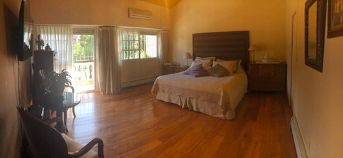 Venta Casa Chalet 6 Ambientes 5 Dormitorios Jardin Piscina Barrio Parque Vicente Lopez Villa Martelli