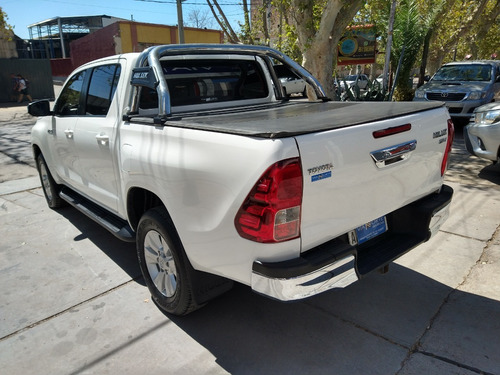 Imagen 6 de 10 de Toyota Hilux Srv 4x2 2017