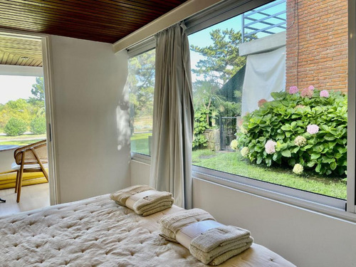Departamento En Venta De 3 Dormitorios Punta Del Este Playa Mansa