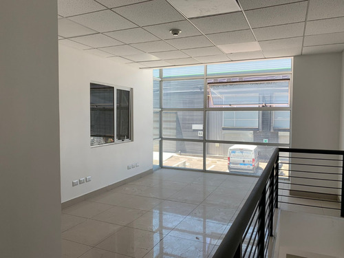 Arriendo Bodega De 464m2 En Colina