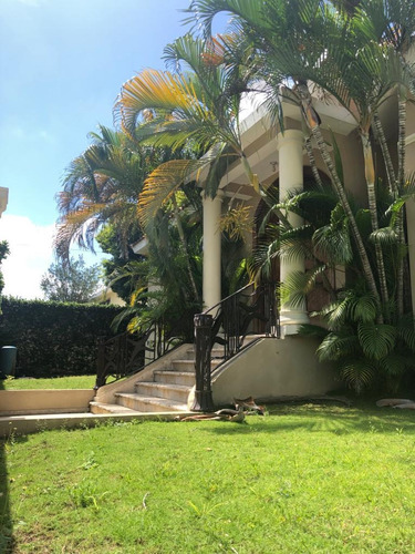 Casa 2 Niveles En Alameda - Res. Privado
