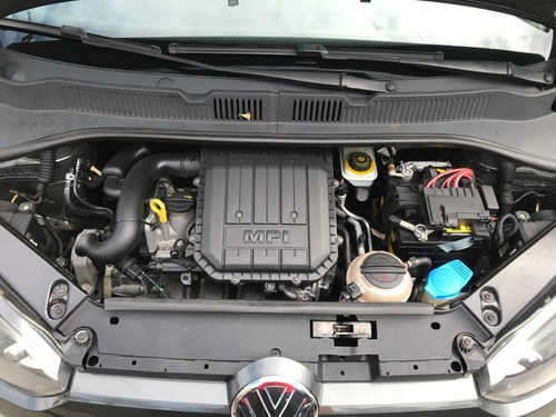 Imagem 13 de 15 de Volkswagen Up! High 1.0 Total Flex 12v 5p 2015