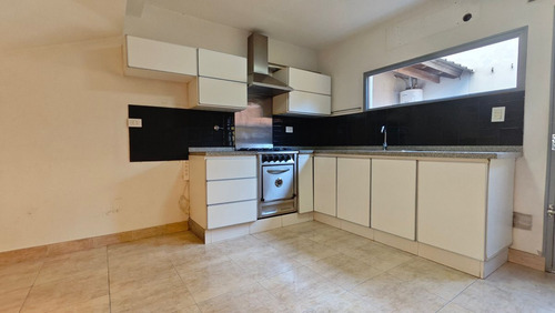 Ph Triplex 4 Ambientes Con Patio Caseros