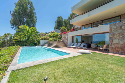 Casa Con Excelente Ubicación En Zapallar