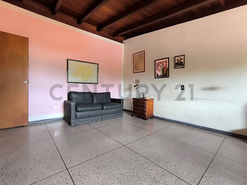 Acogedora Casa En Lomas De La Trinidad