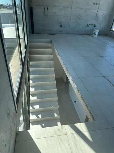 Venta Casa 3 Plantas Virazon Nordelta Al Agua