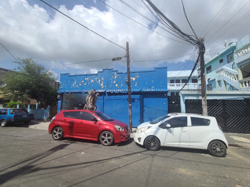 Vendo Solar De 326 Metros Con Mejora Construida Para Negocio En Villa Consuelo De Oportunidad Papeles Al Día Ubicado En La Calle Baltazar Álvarez Codigo: Pd47