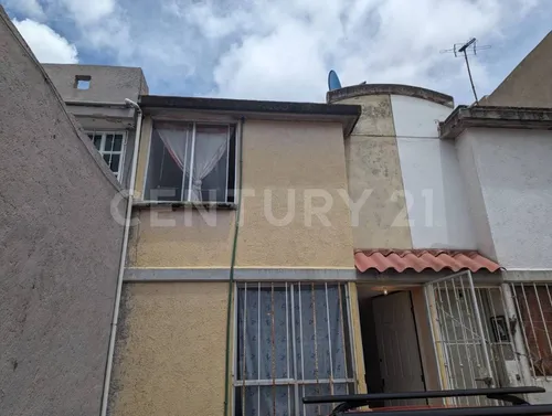 Casa En Venta En Galaxia La Laguna, Cerca De Bulevar Carmelitas.