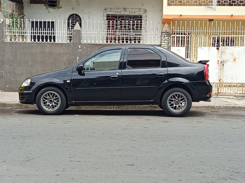 Renault Logan Familier Negro