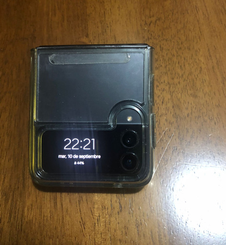 Celular Samsung Galaxy Z Flip 4 Usado Con Detalle (Usado)