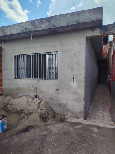 Casa 4 Cômodos E Um Banheiro