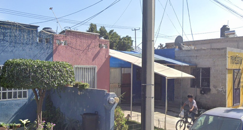 Casa En Remate-cto El Salvador, Hacienda Santa Fe, Tlajomulco De Zuñiga, Jalisco. -jcbb9