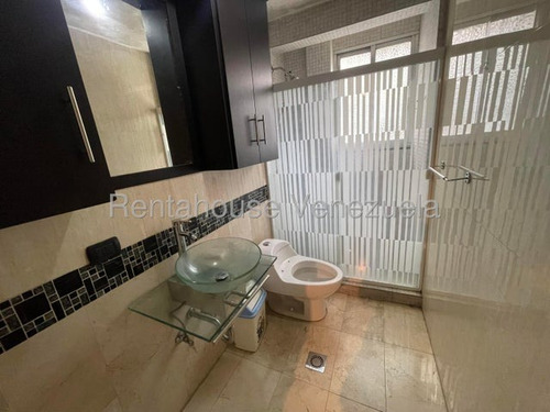 25-17985 Excelente Oportunidad De Vivir En Un Apartamento Listo Para Habitar. Sin Problemas De Agua, Condominio Muy Accesible, Edificio De Baja Densidad. Cocina Y Baño En Muy Buen Estado.