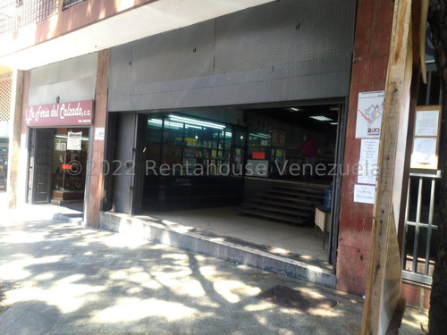 Ideal Local Comercial A Pie De Calle En Zona Del Centro De Alto Transito Peatonal Mls #23-26393