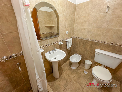 Chalet De 102m2 Con Piscina En Barranca Colorada