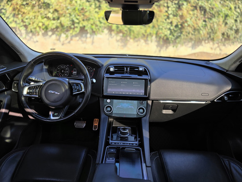 Jaguar F-PACE 3.0 R-sport At