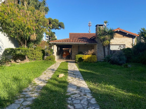  Casa En Haedo. Importante Lote. Cerca De Clinica Tachella