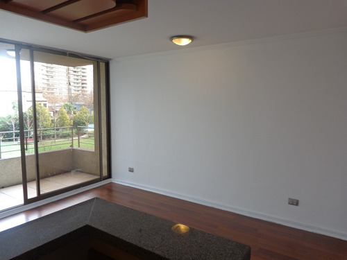 Depto En Piso 2, Con Estacionamiento Y Bodega En Condominio.