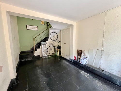 Vendemos Hermosa Casa De Altos Con Garaje Y Barbacoa En La Más Bella Zona De Pocitos