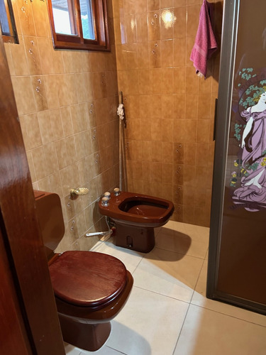 Excelente Chalet: Carlos Casares N° 1621, Victoria.