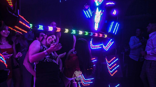 Imagen 4 de 5 de Show De Robot Led Para Casamientos 15 Años Infantiles