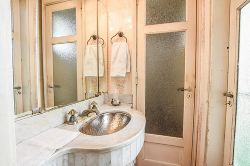 Imagen 21 de 30 de Casa En Planta Alta En Venta Tres Dormitorios Con Terraza Y Parrillero Microcentro
