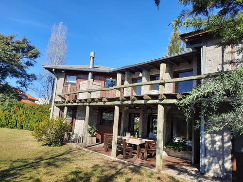 Lindisima Casa En Venta Tigre, Laguna Del Sol, 4 Dormitorios, Escritorio, Dependencia, Gran Jardin