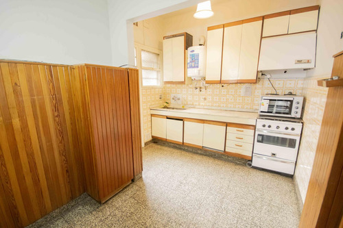 Departamento De 3 Ambientes Dependencia Apto Profesional En Alquiler, En Martínez.