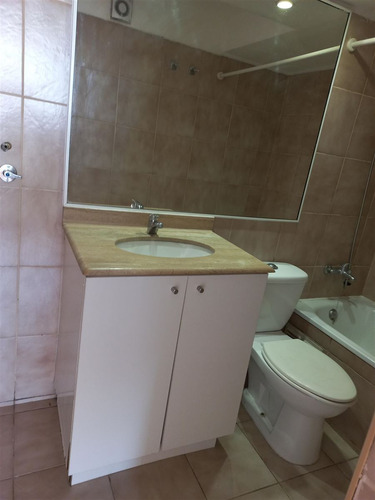 Departamento En Arriendo De 2 Dorm. En Dieciocho 715