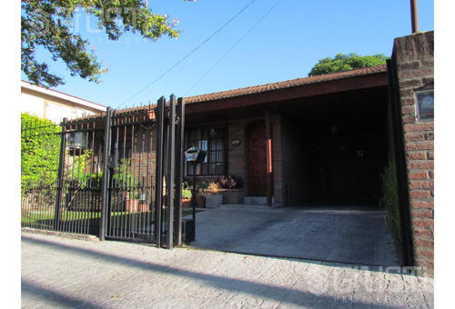 Casa En Venta 3 Ambientes .apta Crédito Castelar Sur