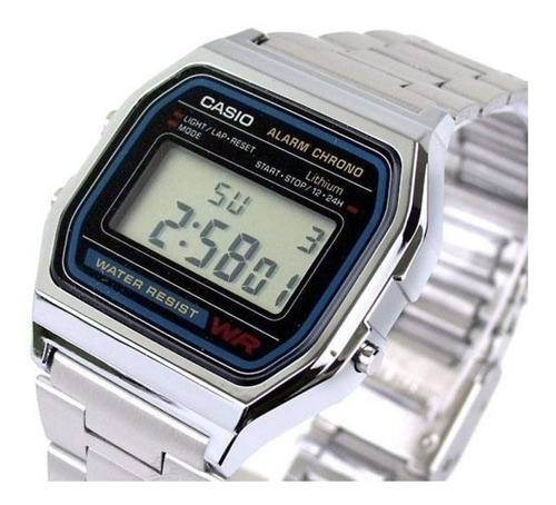 Reloj pulsera Casio Vintage A-158 de cuerpo color plateado, digital, fondo gris, con correa de acero inoxidable color plateado, dial negro, minutero/segundero negro, bisel color plateado, luz verde y hebilla de gancho