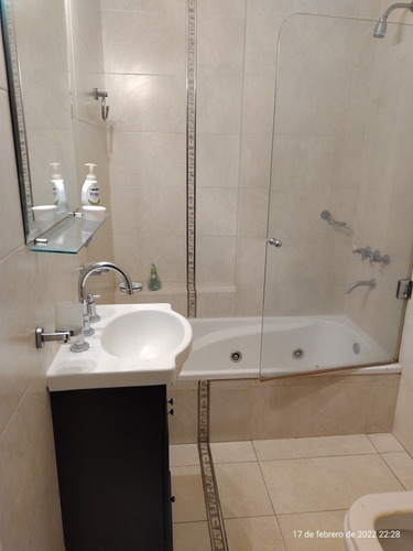 Imagen 10 de 15 de Dto. 2 Amb. Con Excelente Vistas Al Mar. Frente Plaza Colon,