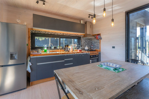 Casa En Venta De 3 Dorm. En Pichilemu