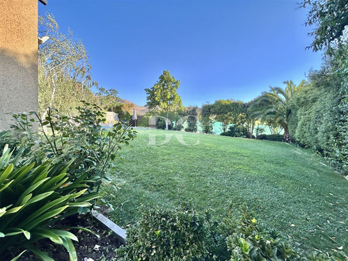Casa En Venta De 5 Dorm. Piedra Roja Chicureo Colina