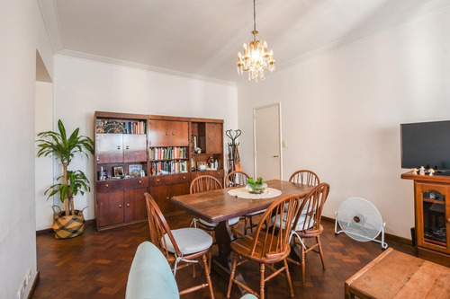 Imagen 7 de 15 de Departamento De 2 Dormitorios Amueblado En Venta Con Cochera Centro Rosario
