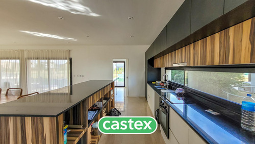 Casa En Venta En Araucarias, Puertos Escobar