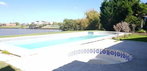 Imagen 15 de 30 de Casa De Categoria En Venta Sobre Dos Lotes Con Amplia Vista Al Rio En Santa Catalina!